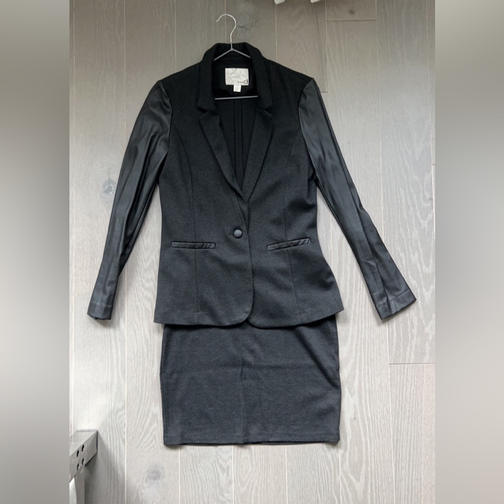 Dynamite Tailored Skirt Suit – Size M